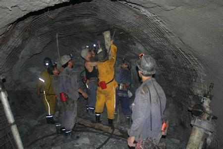 钟楼工程爆破中的危险因素分析以及应对工程爆破危险的措施